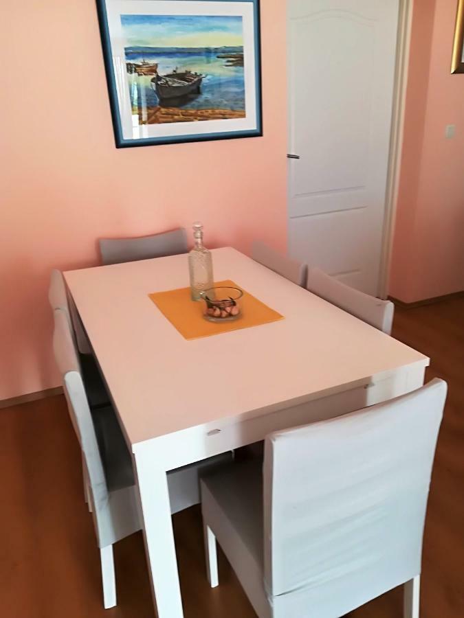 Apartman Rosanda Premuda Bagian luar foto