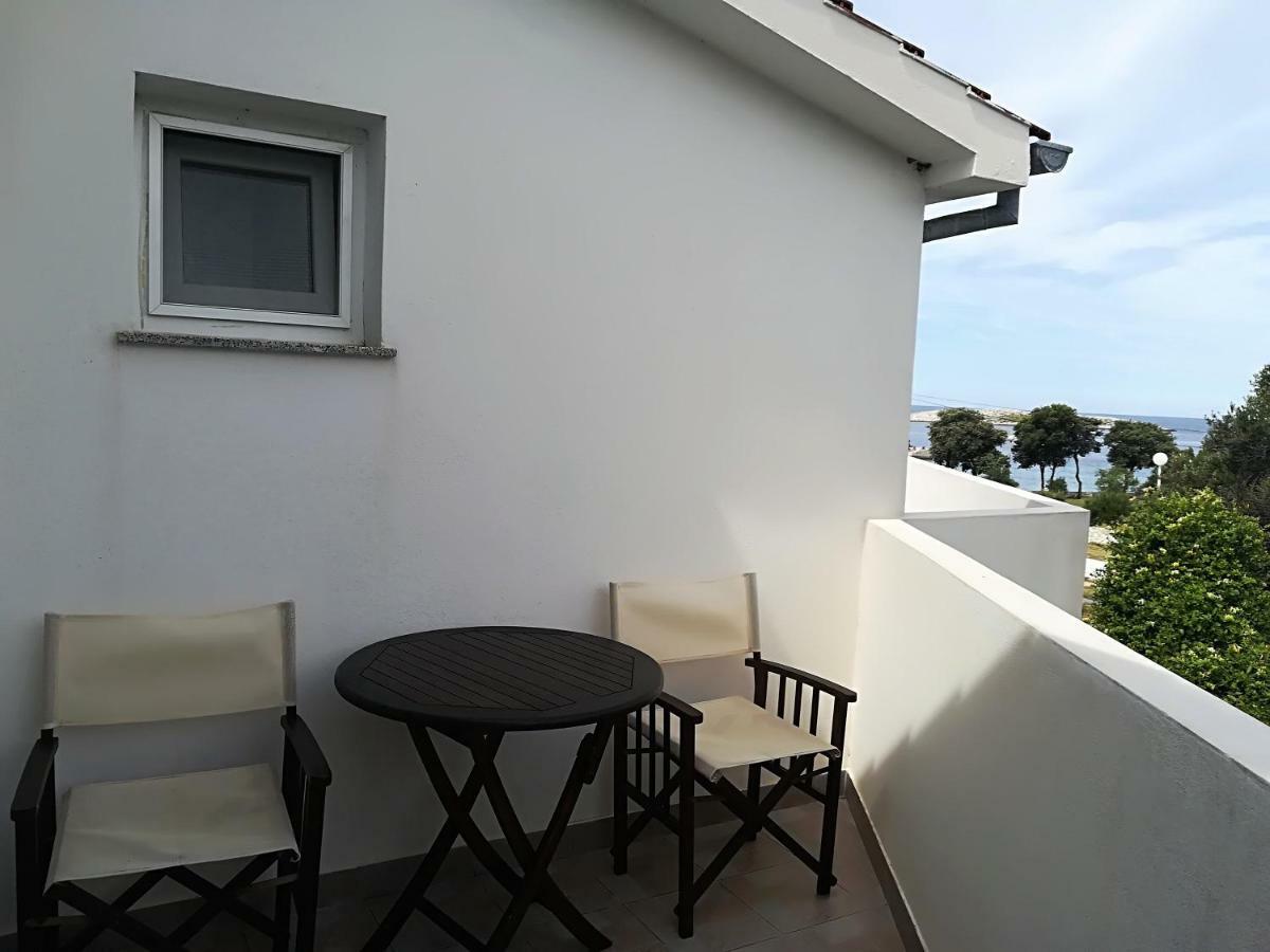 Apartman Rosanda Premuda Bagian luar foto