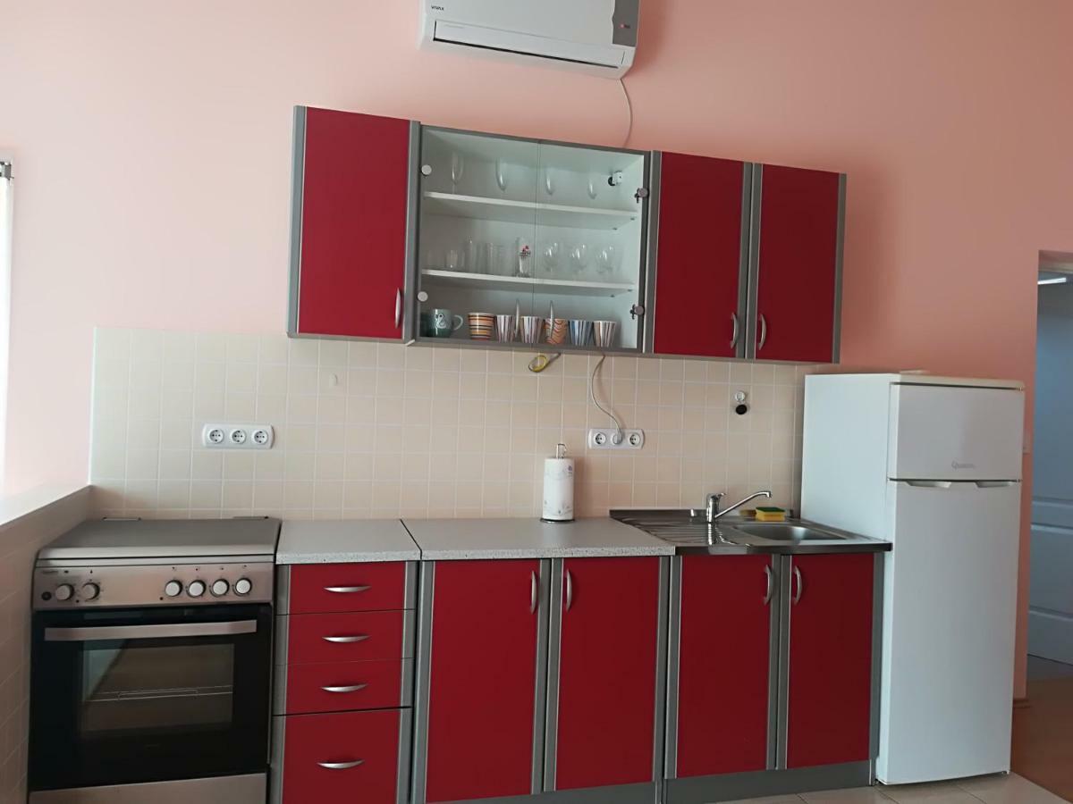 Apartman Rosanda Premuda Bagian luar foto