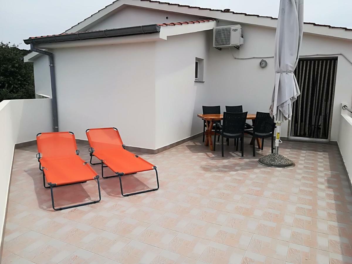 Apartman Rosanda Premuda Bagian luar foto